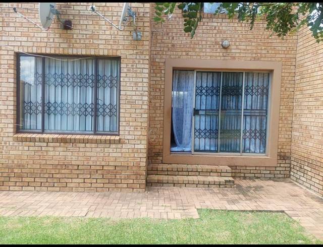 2 BEDROOM APARTMENT FOR SALE IN GREENHILLS EXT 3